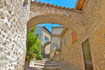 Drome provençale 6 Balade village dans la Drôme provençale